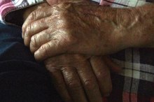 Should I Wear My Wrist Splint at Night?