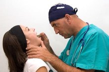 How to Treat Swollen Neck Glands