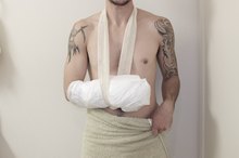 How to Bathe With an Arm Sling