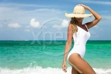 How to Make Suntan Lotion Out of Iodine & Baby Oil