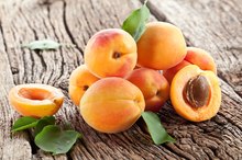 What Fruits Are Good for Women Trying to Get Pregnant?