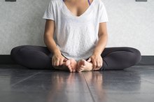 Signs and Symptoms of a Pulled Groin Muscle in Women
