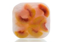 How to Cook Frozen Peaches for Babies