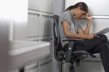 Signs & Symptoms of a Strained Sternocleidomastoid Muscle