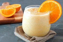 The Calories in a Yogurt & Fruit Smoothie