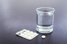 How to Heal Acne Cysts With Crushed Aspirin