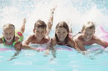 How to Remove Chlorine From the Hair & Body