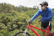 Symptoms of Inguinal Hernia Pain From a Bicycle