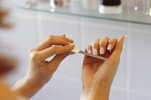 Symptoms of Malnutrition in the Fingernails