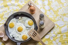 Difference Between Raw & Cooked Egg White Allergy
