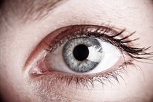 Signs & Symptoms of a Cold Sore in Your Eye