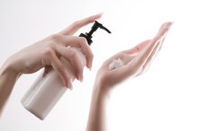 What Are the Causes of Bruising From Scratching Dry Skin?