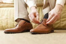 How to Keep My Feet From Sweating in Shoes