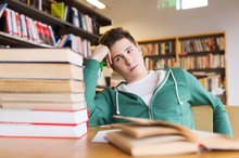 Signs & Symptoms of Iron Deficiency in Teens