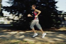 How Many Calories Should I Eat If I Run 4 Miles a Day?