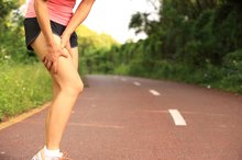 How to Wrap a Pulled Quad With Athletic Tape