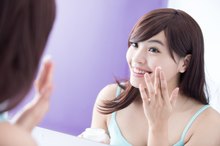 Can Tretinoin Cream Remove Acne Scars? 