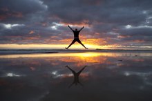 If I Do 100 Jumping Jacks With Weights Can I Lose Weight?