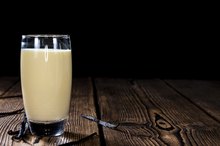 How to Make Meal Replacement Shakes From GNC