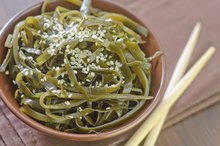 The Vitamins & Minerals Found in Kelp