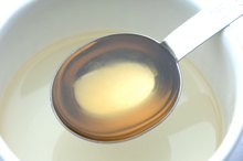 How to Test Vitamins in Vinegar