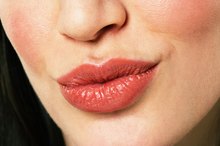 What Causes Extreme Dry Mouth Where Teeth Stick to Lips?