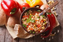 What Types of Carbs Are Good to Eat Before Cross-Country Meets?
