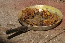 Foods That Will React With Aluminum Magnesium Pans