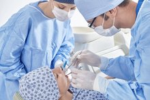 Signs & Symptoms of Allergies to Methyl Methacrylate