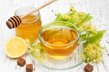 What to Eat When I Have a Sore Throat & Cough?