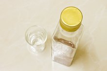 How to Remove Warts Using White Vinegar