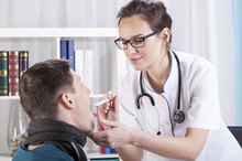 Signs and Symptoms of a Yeast Infection in the Throat