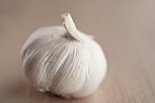 What Herbs Will Dissolve Calcium in the Arteries?