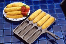 What Is the Difference Between Corn Meal & Corn Gluten Meal?