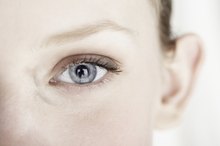 How to Cleanse Your Eye of Concrete Dust