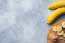 What Can I Eat or Drink to Reduce Swelling in My Feet & Ankles?
