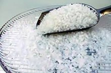 How to Use Sea Salt to Cure Toenail Fungus