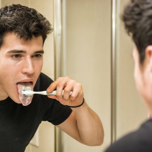 What Causes a White Coating on the Tongue?